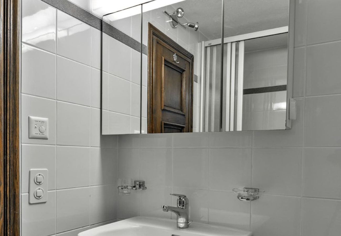 Appartamento a Celerina/Schlarigna - Chesa Laura one bedroom - Celerina Appartamento a Celerina/Schlarigna - Chesa Laura one bedroom - Celerina