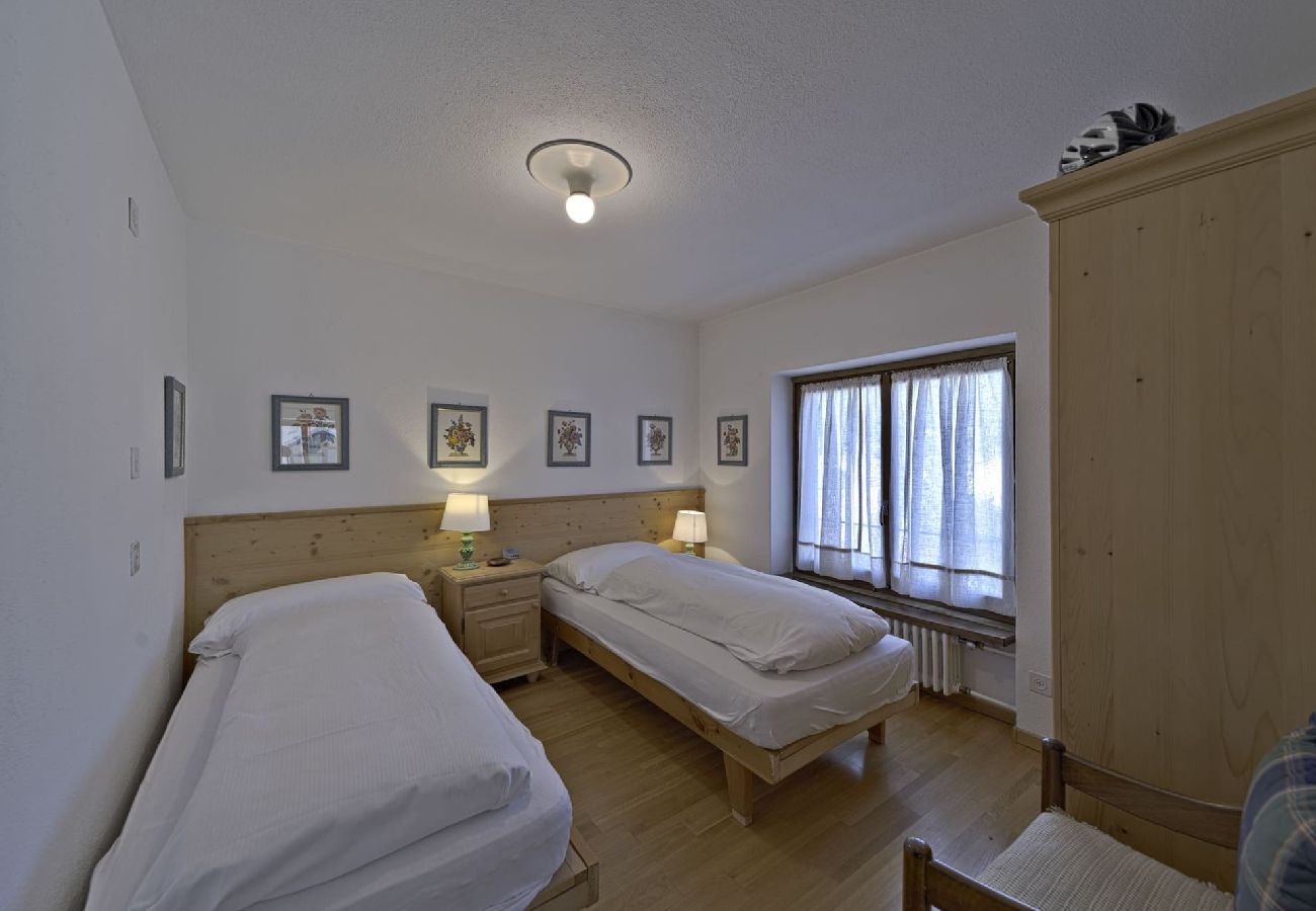 Appartamento a Celerina/Schlarigna - Chesa Centrum 2 pax - Celerina Appartamento a Celerina/Schlarigna - Chesa Centrum 2 pax - Celerina