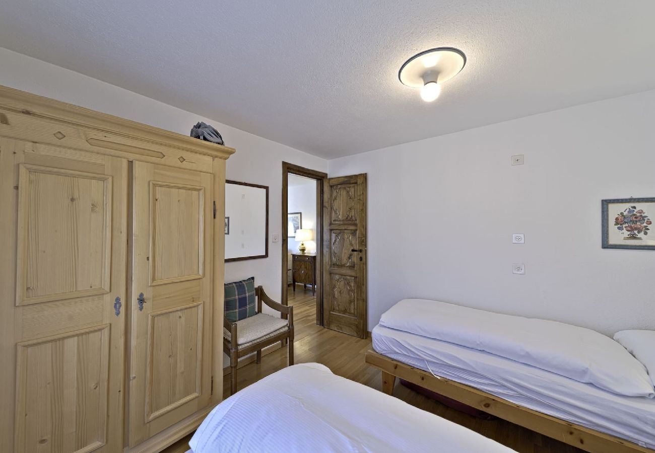 Appartamento a Celerina/Schlarigna - Chesa Centrum 2 pax - Celerina Appartamento a Celerina/Schlarigna - Chesa Centrum 2 pax - Celerina