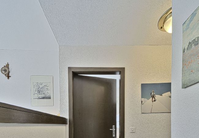 Appartamento a Celerina/Schlarigna - Chesa Gordona 1  Attic - Celerina Appartamento a Celerina/Schlarigna - Chesa Gordona 1  Attic - Celerina