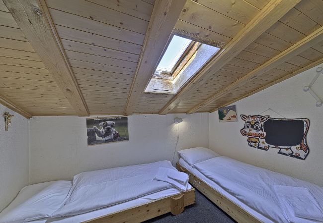 Appartamento a Celerina/Schlarigna - Chesa Gordona 1  Attic - Celerina Appartamento a Celerina/Schlarigna - Chesa Gordona 1  Attic - Celerina