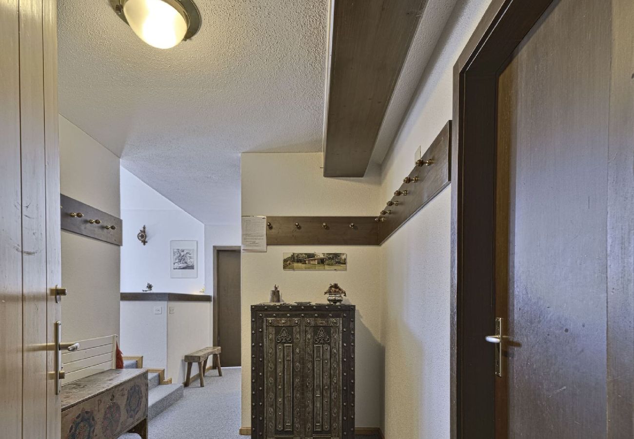 Appartamento a Celerina/Schlarigna - Chesa Gordona 1  Attic - Celerina Appartamento a Celerina/Schlarigna - Chesa Gordona 1  Attic - Celerina