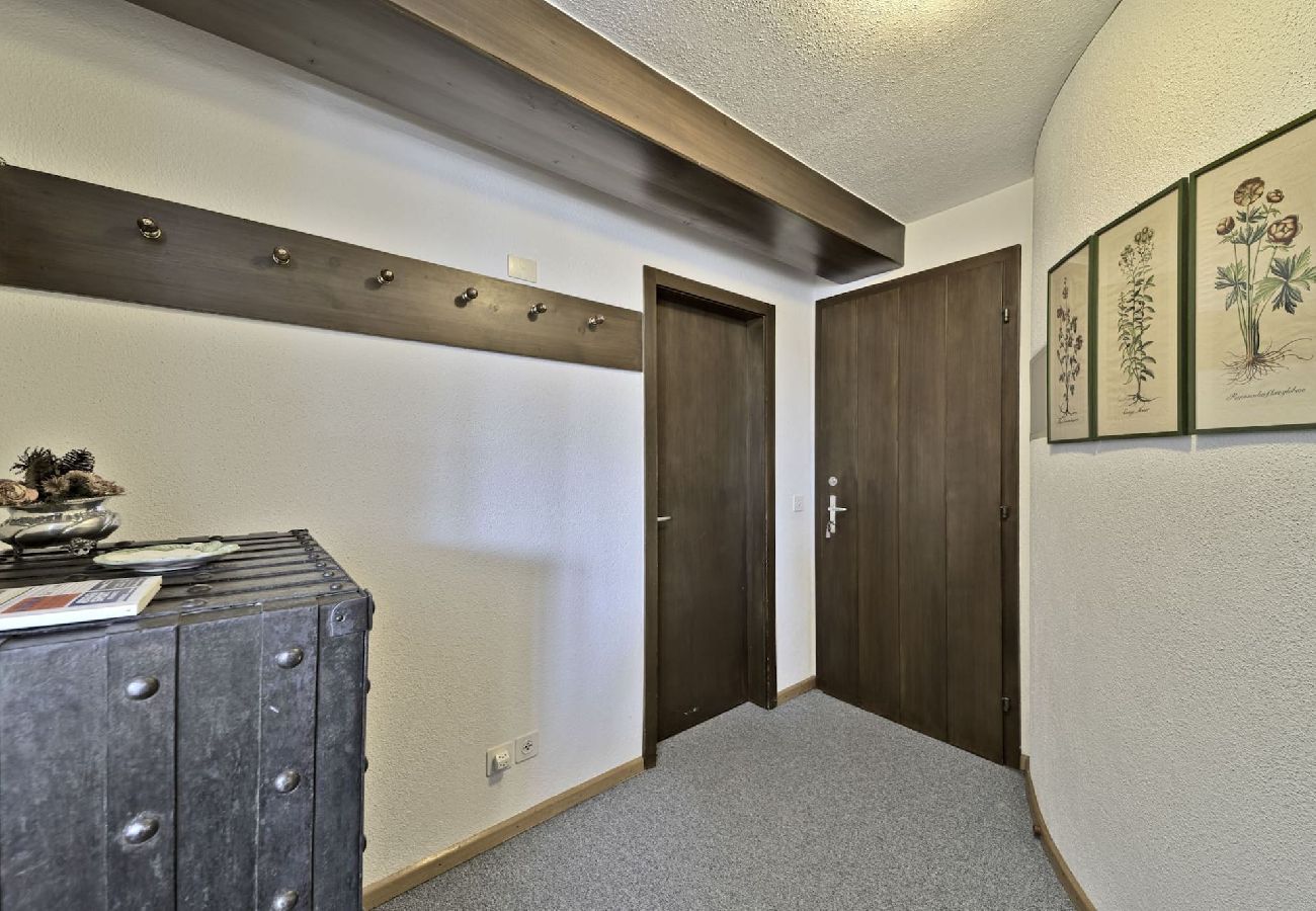 Appartamento a Celerina/Schlarigna - Chesa Gordona 1  Attic - Celerina Appartamento a Celerina/Schlarigna - Chesa Gordona 1  Attic - Celerina