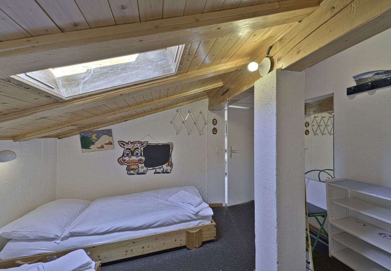 Appartamento a Celerina/Schlarigna - Chesa Gordona 1  Attic - Celerina Appartamento a Celerina/Schlarigna - Chesa Gordona 1  Attic - Celerina