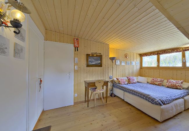Studio in Celerina/Schlarigna - Chesa Charots Attic  - Celerina Studio in Celerina/Schlarigna - Chesa Charots Attic  - Celerina