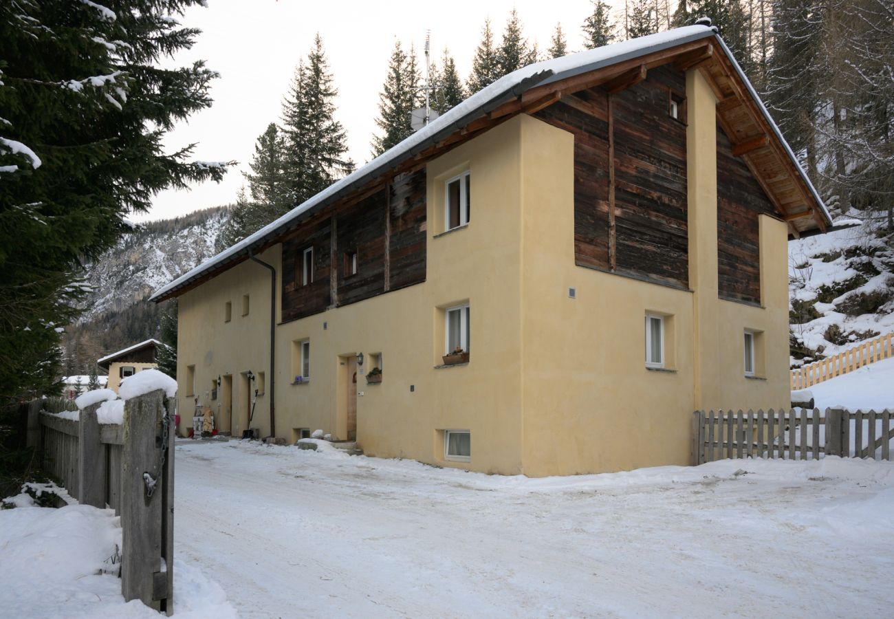 Apartment in La Punt-Chamues-ch - Chesa Gulas - La Punt