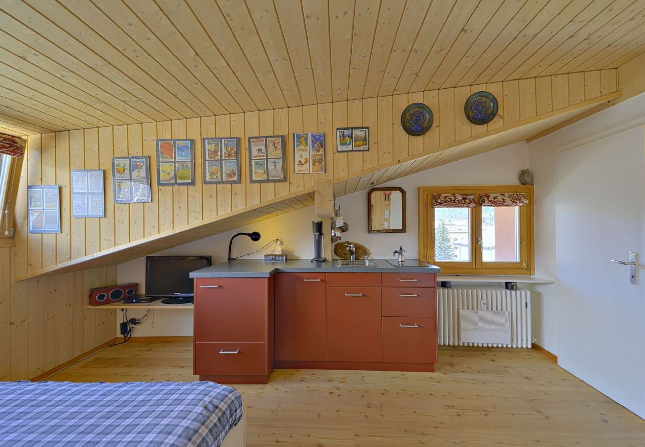 Studio in Celerina/Schlarigna - Chesa Charots Attic  - Celerina Studio in Celerina/Schlarigna - Chesa Charots Attic  - Celerina