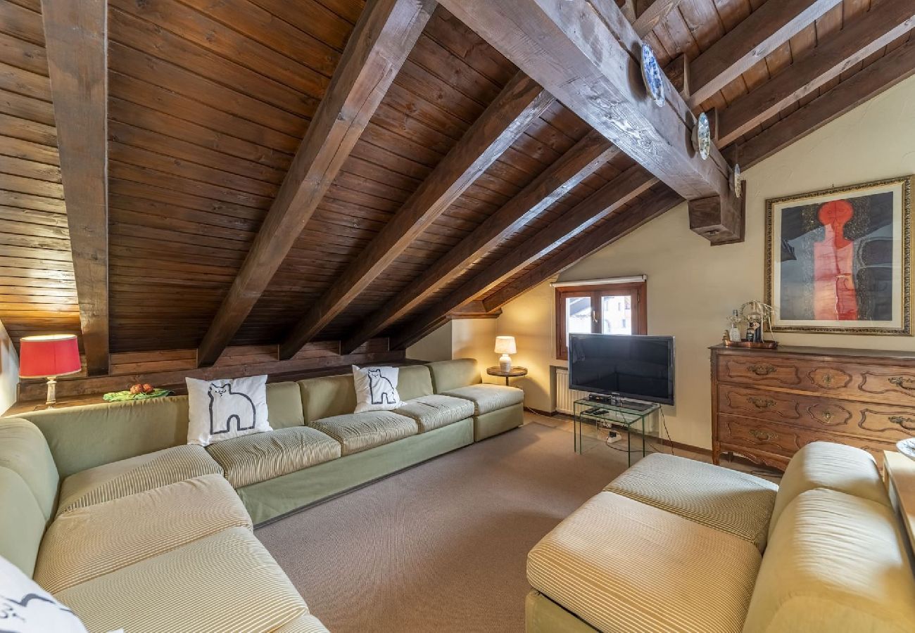 Appartement à Celerina/Schlarigna - Chesa Ste Attic - Celerina Appartement à Celerina/Schlarigna - Chesa Ste Attic - Celerina